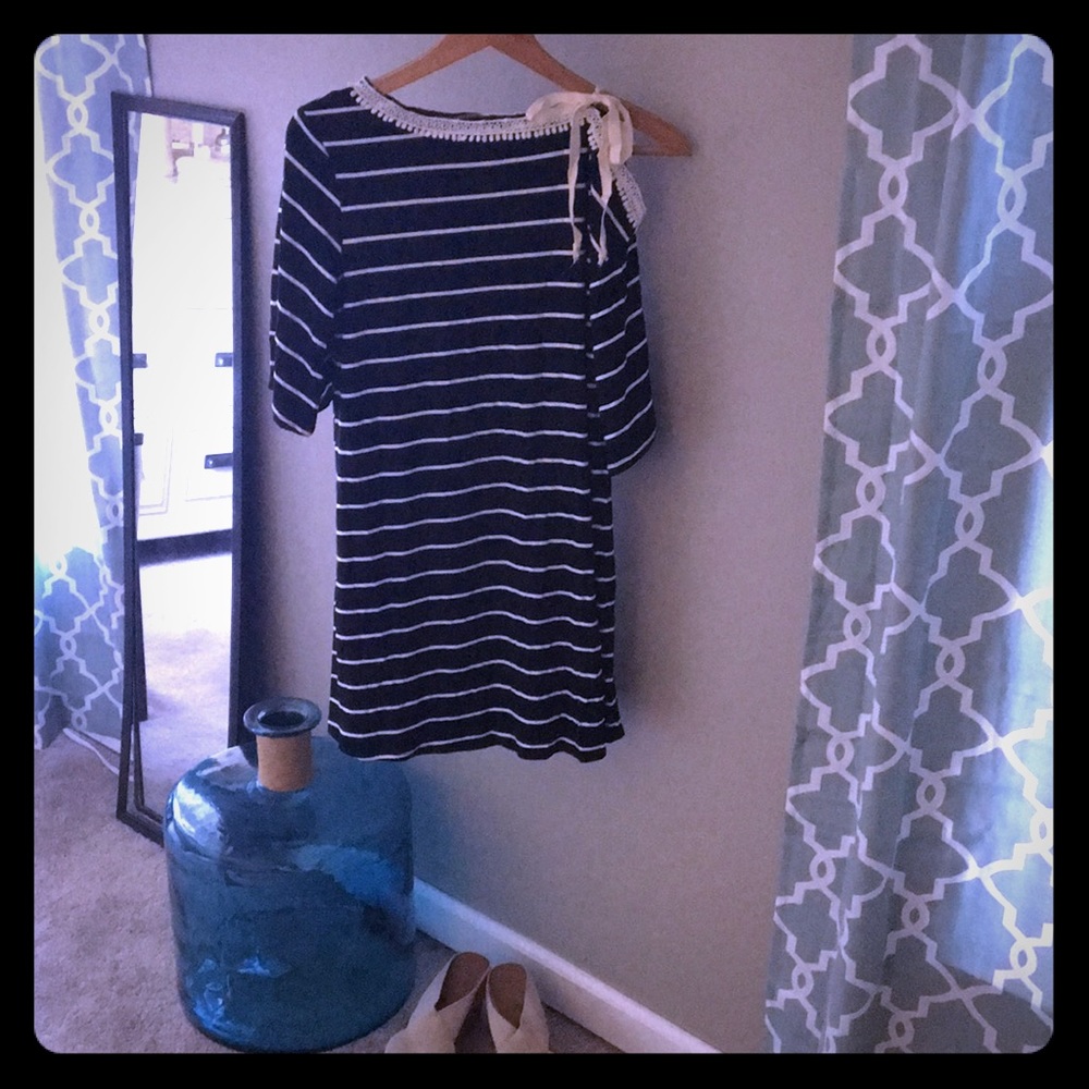 very cute cold shoulder tunic/dress NWOT